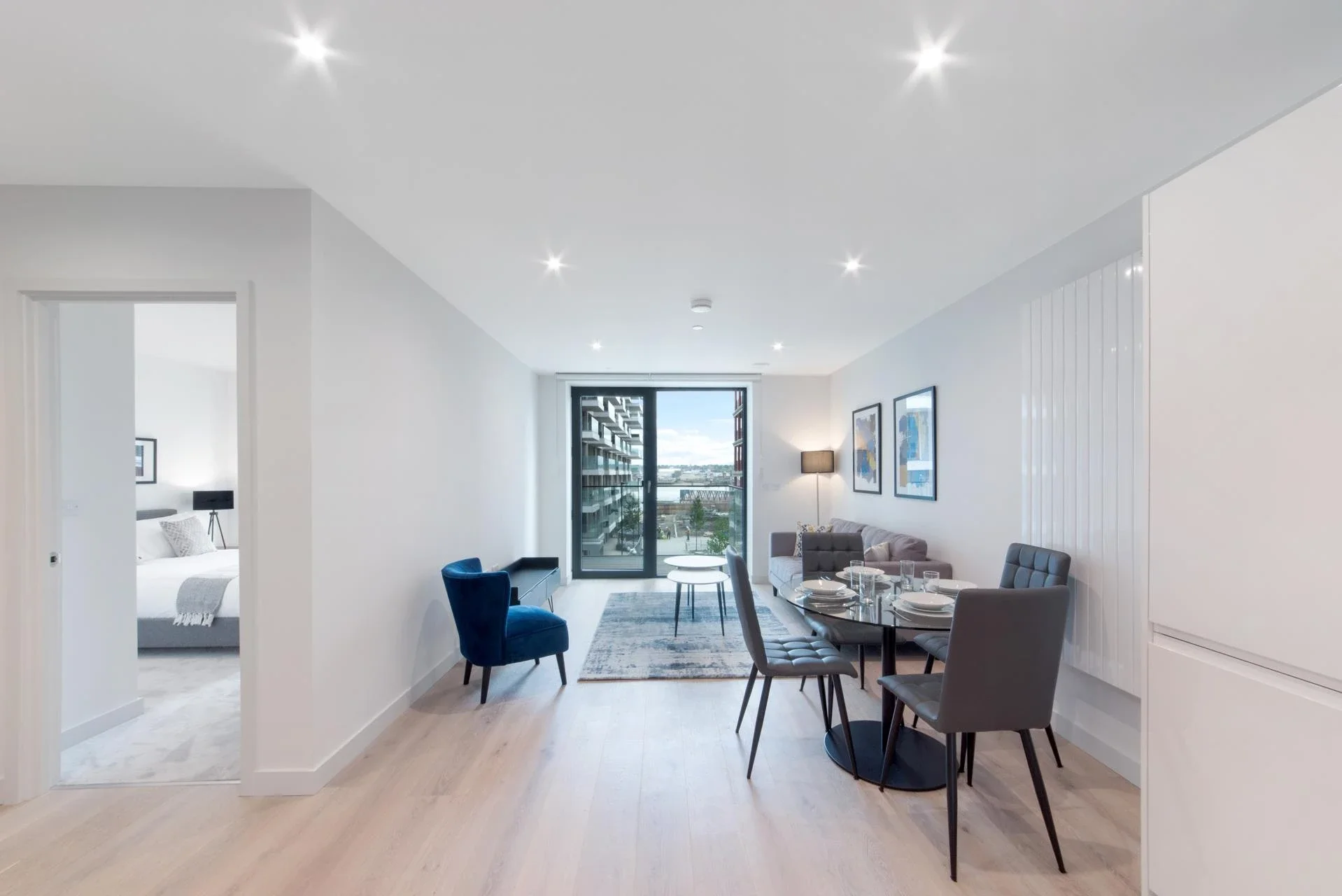 Flat Royal Crest Avenue in Greater London