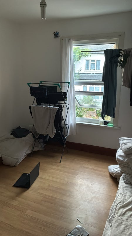 Room Maynard Road in Greater London