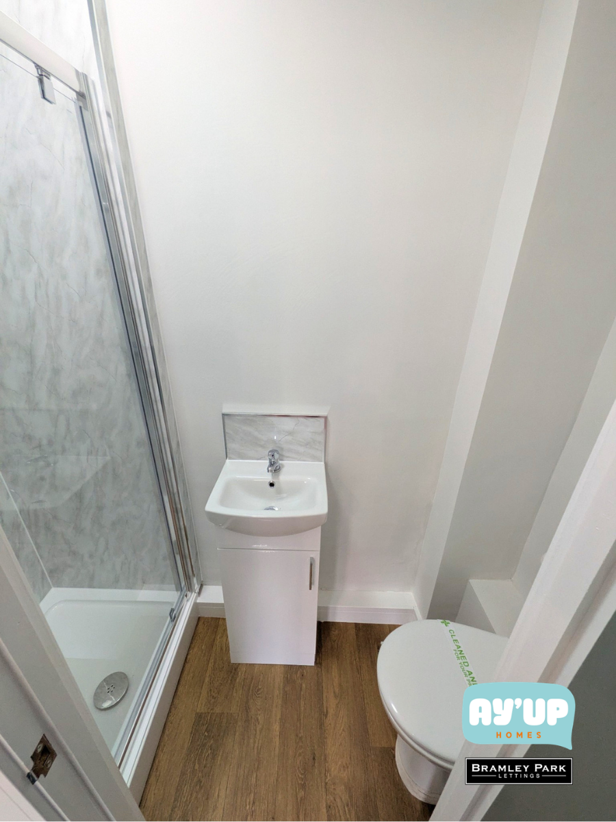 Room Broxholme Lane in Doncaster