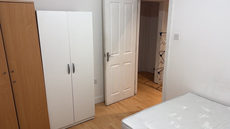 Room Harcourt Road in Greater London