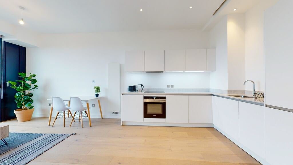 Flat Highgate Hill in Greater London