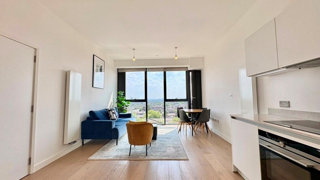 Flat Highgate Hill in Greater London