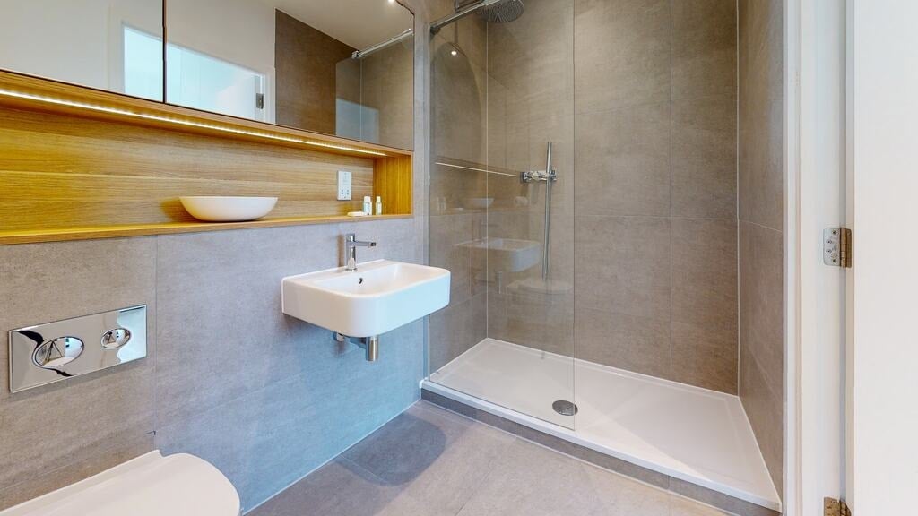 Flat Highgate Hill in Greater London