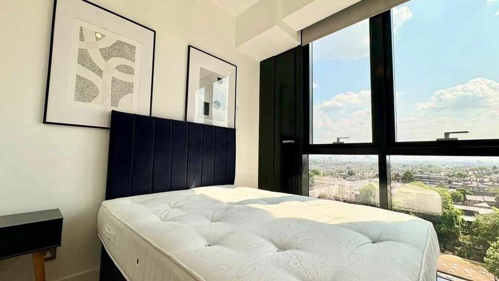Flat Highgate Hill in Greater London