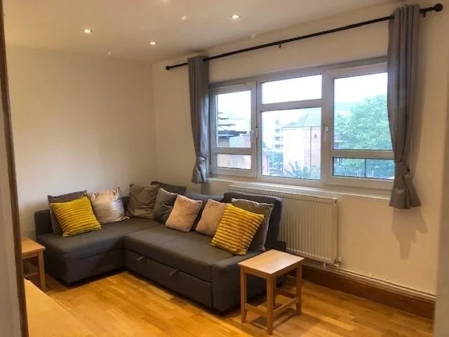 Flat Surridge Court in Surrey Heath