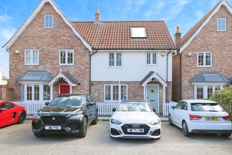 House St Marys Walk in North Ferriby