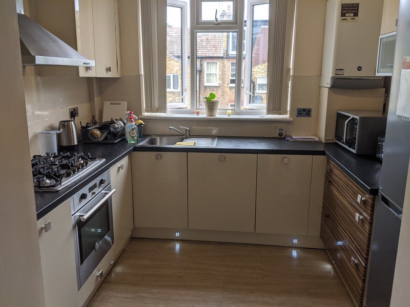 Room Claxton Grove in Greater London