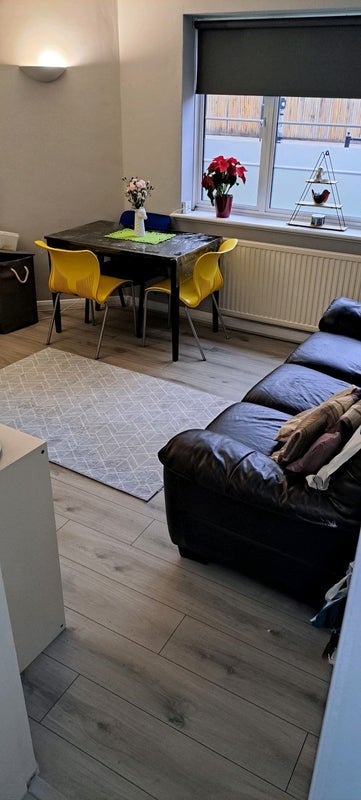 Room Devonshire Road in Greater London