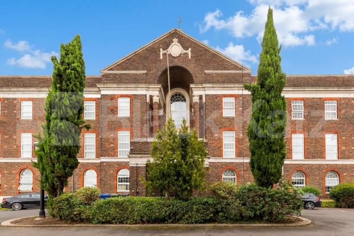 Flat Iverson Road in Greater London