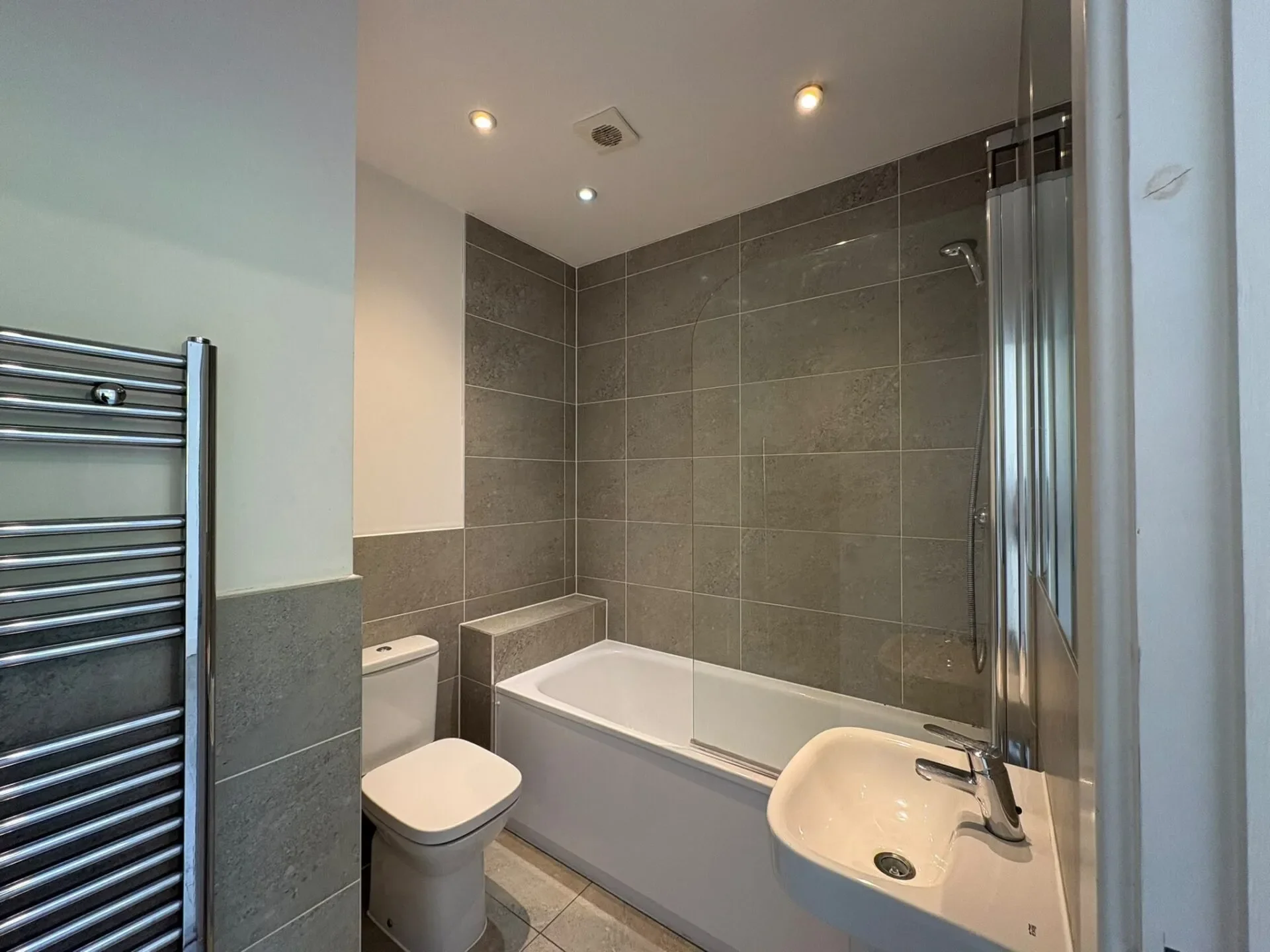 Flat Barker Road in Maidstone