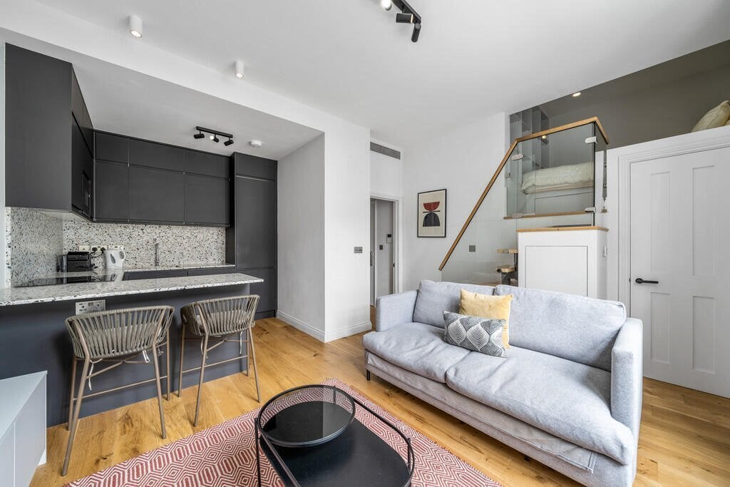 Flat Coleherne Road in Greater London