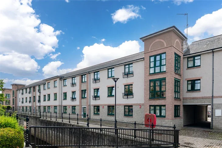 Flat Grandholm Crescent in Aberdeen City