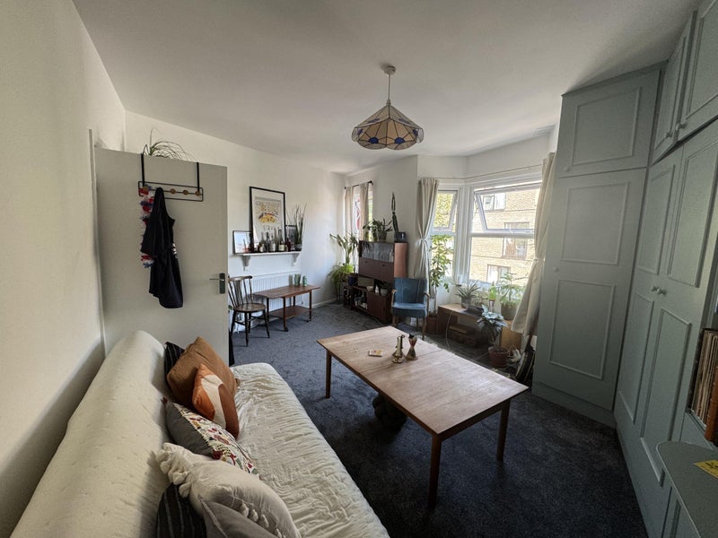 Room Millfields Road in Greater London