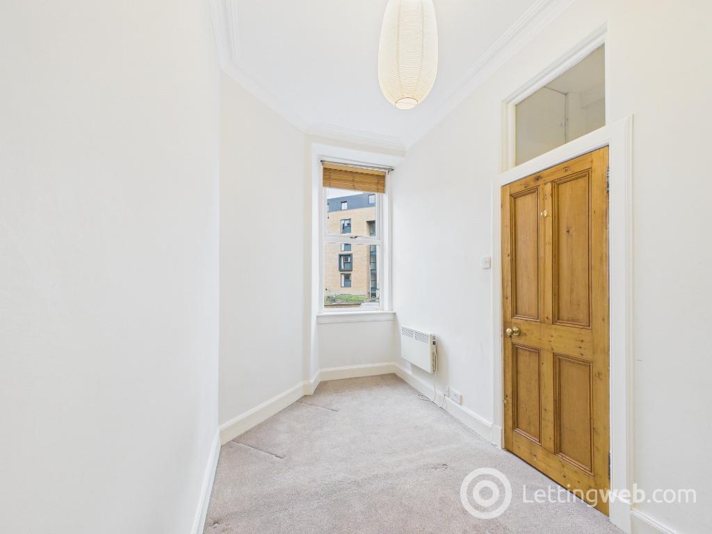 Flat Albion Place in City of Edinburgh