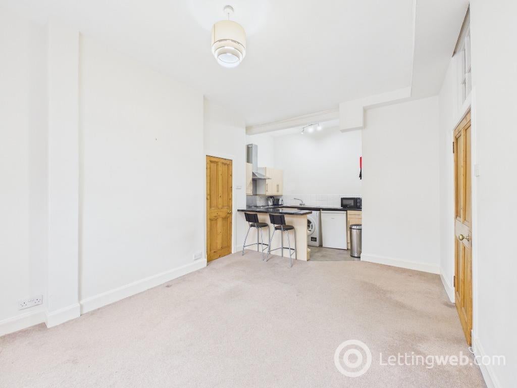 Flat Albion Place in City of Edinburgh