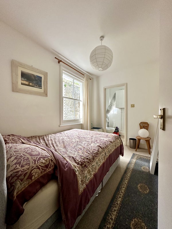 Flat Felsham Road in Greater London