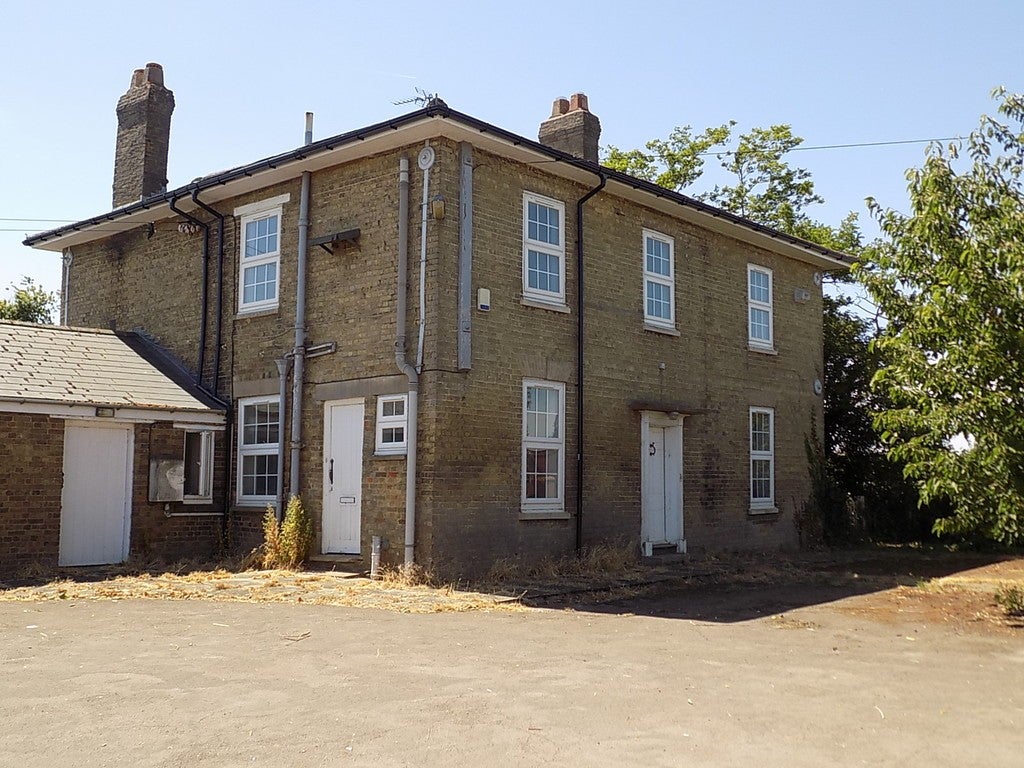 House Sixteen Foot Bank in Fenland District