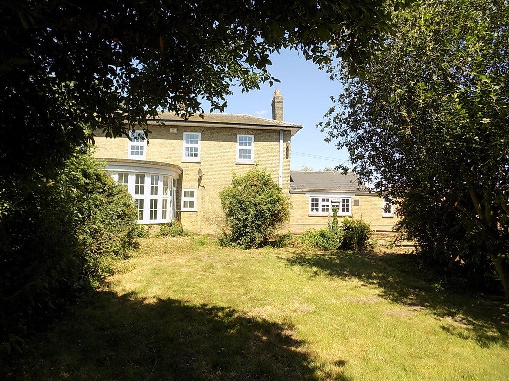 House Sixteen Foot Bank in Fenland District