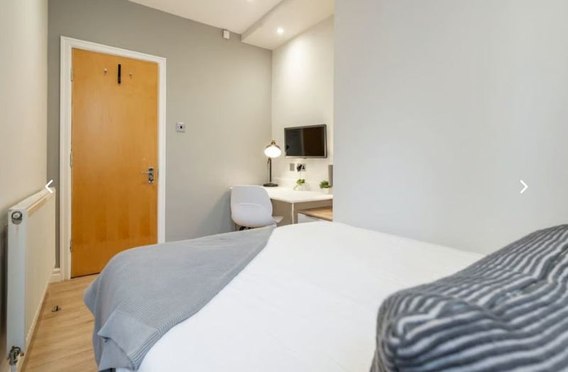 Room Jesmond Road in Newcastle upon Tyne