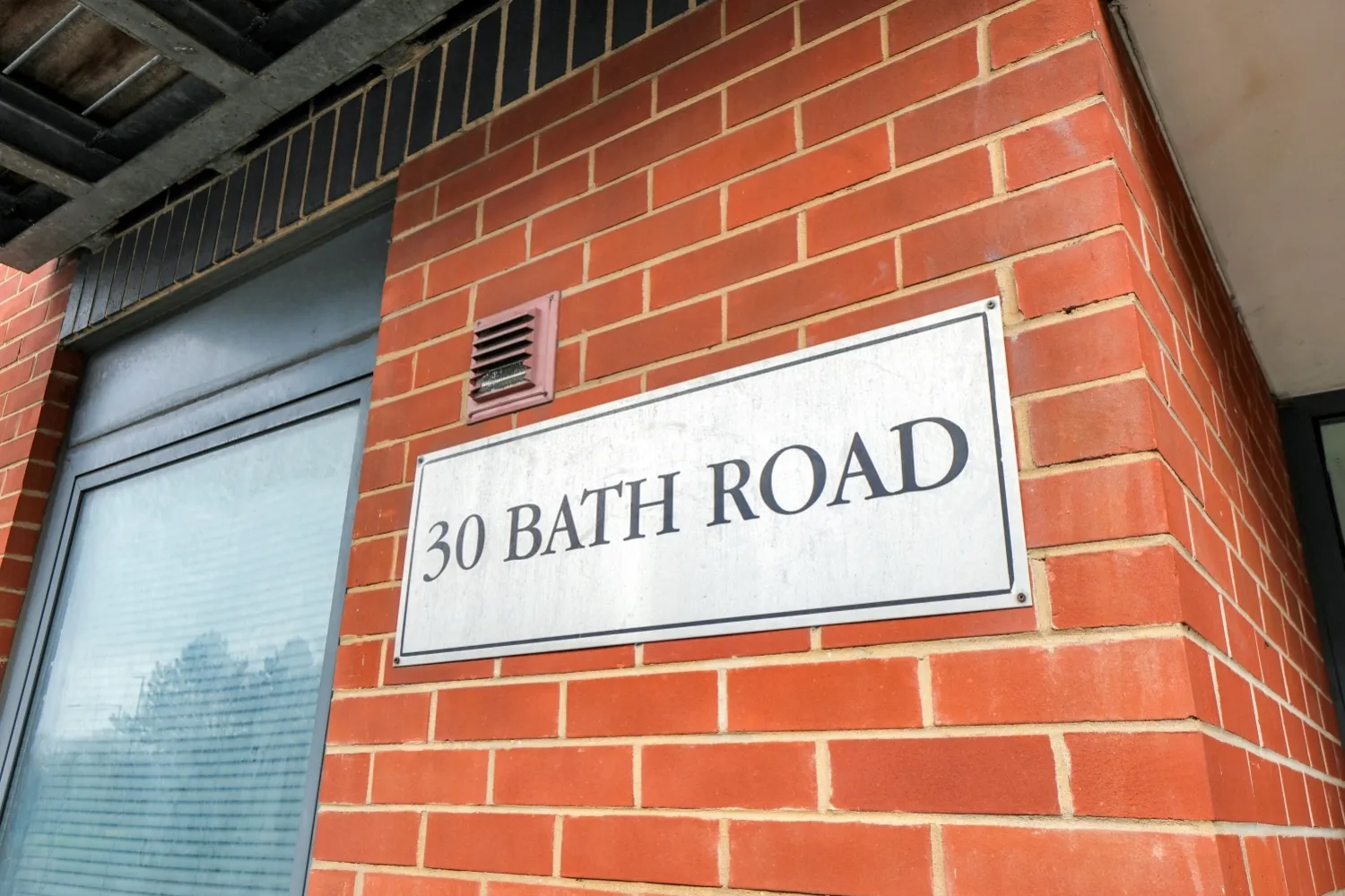 Flat Hartland Close in Slough