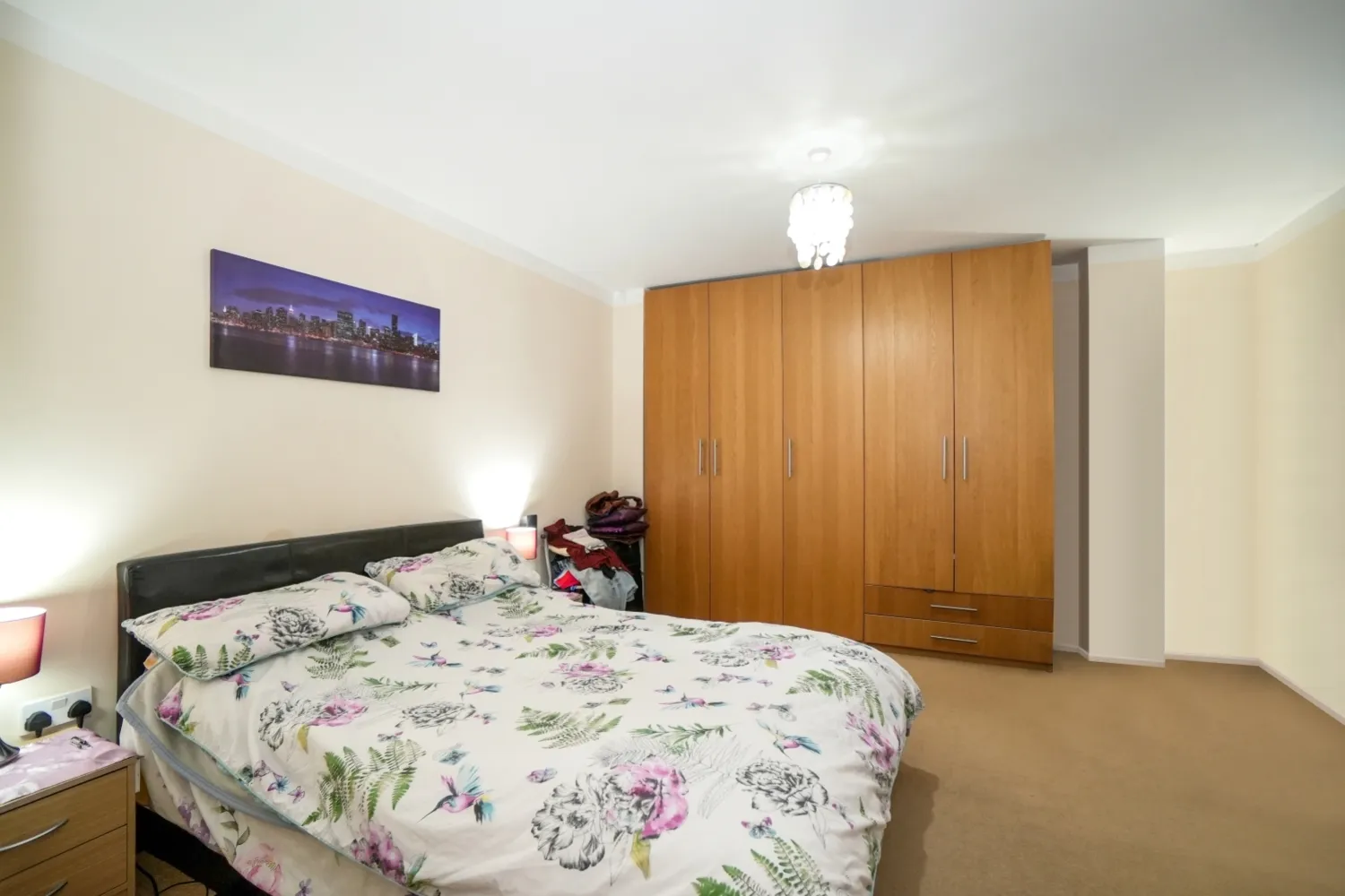 Flat Hartland Close in Slough