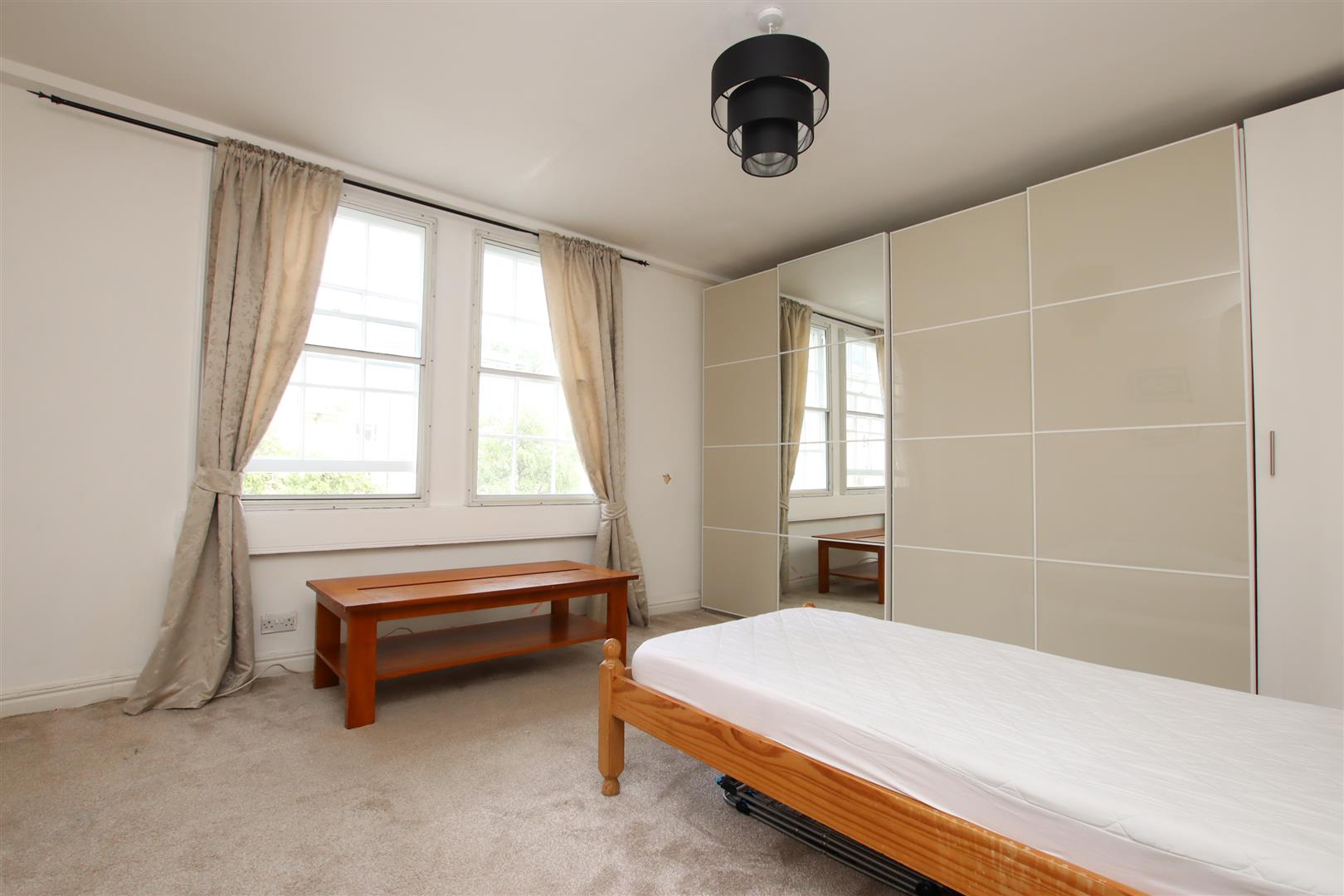 Flat Livingstone Road in Bath