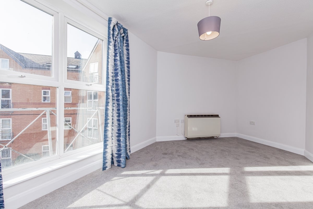 Flat Ashby Court in Cherwell District