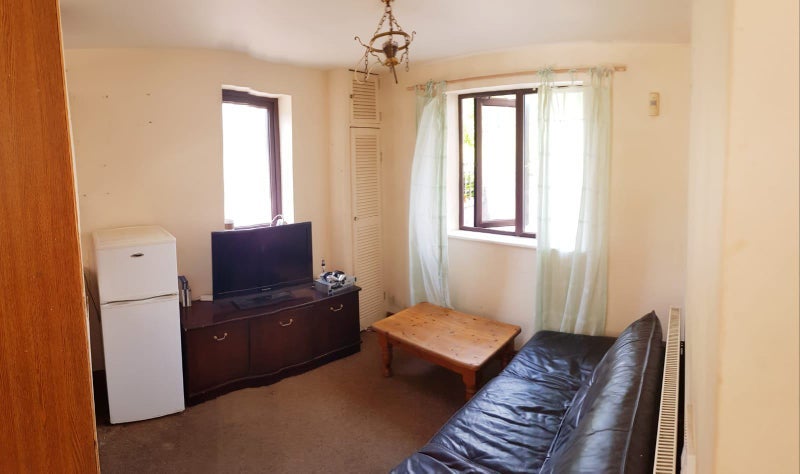 Room Beckspool Road in Frenchay