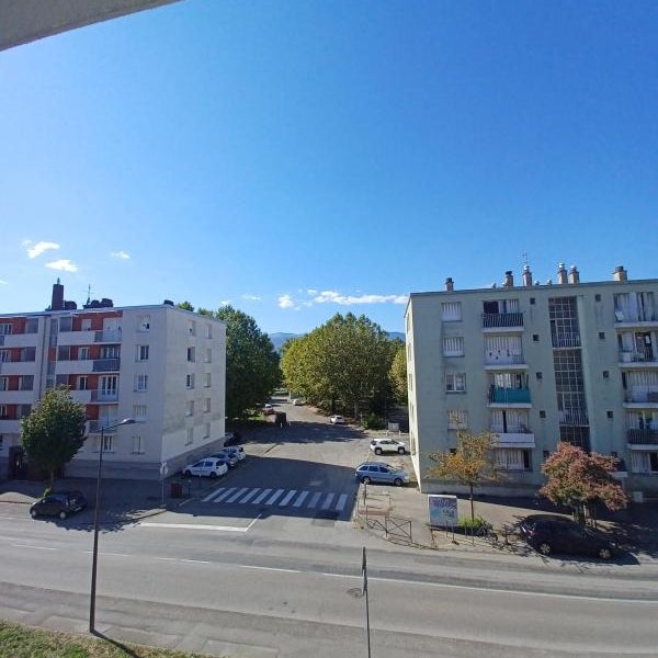 Flat Place Karl Marx in Saint-Martin-d'Hères
