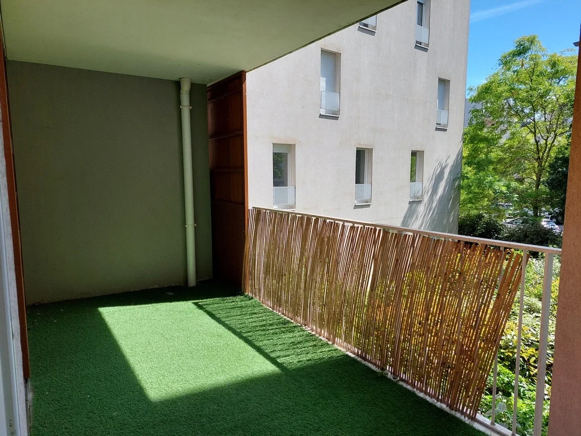 Flat Passage de la Terre à la Lune in Cergy