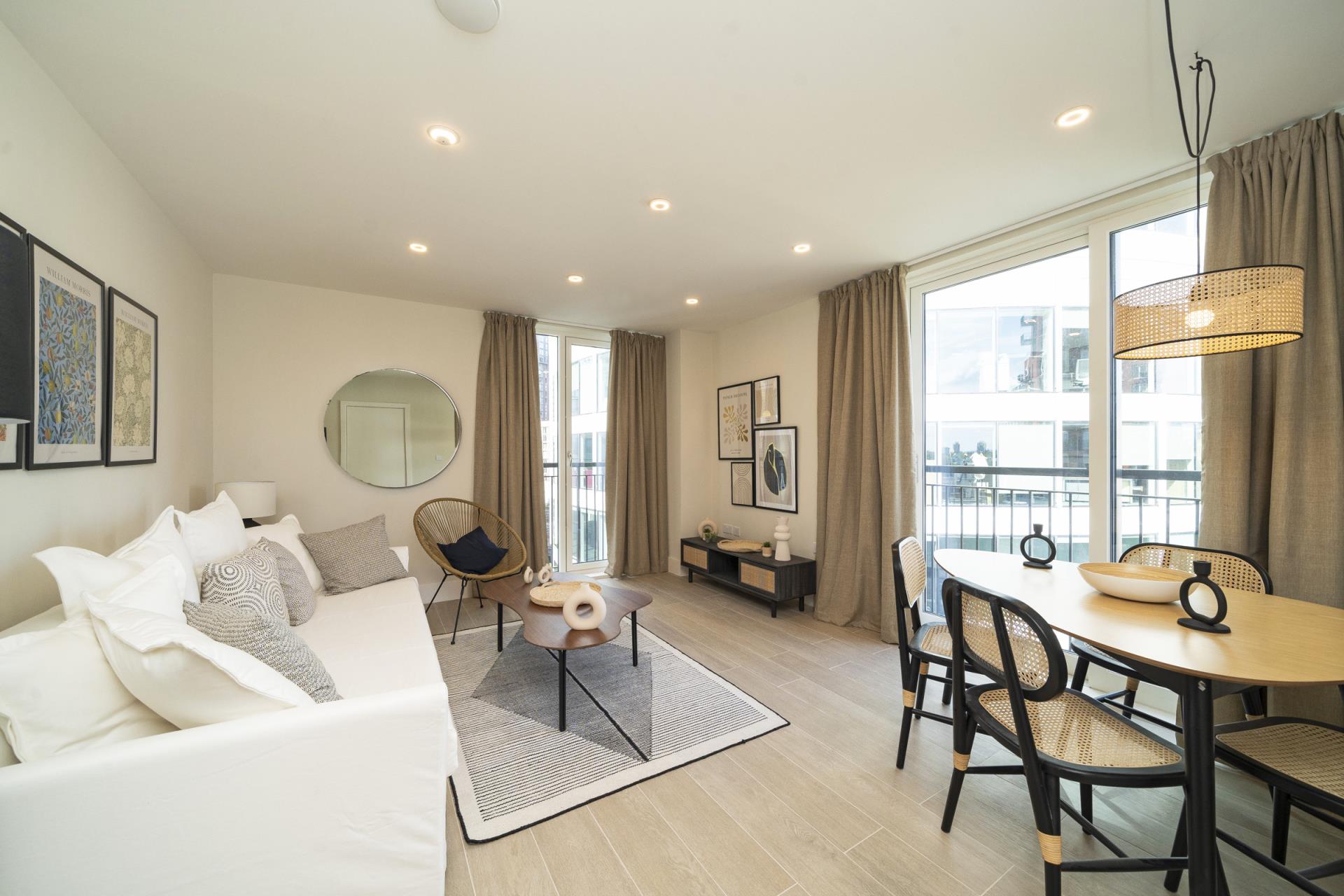Flat Wyvil Road in Greater London