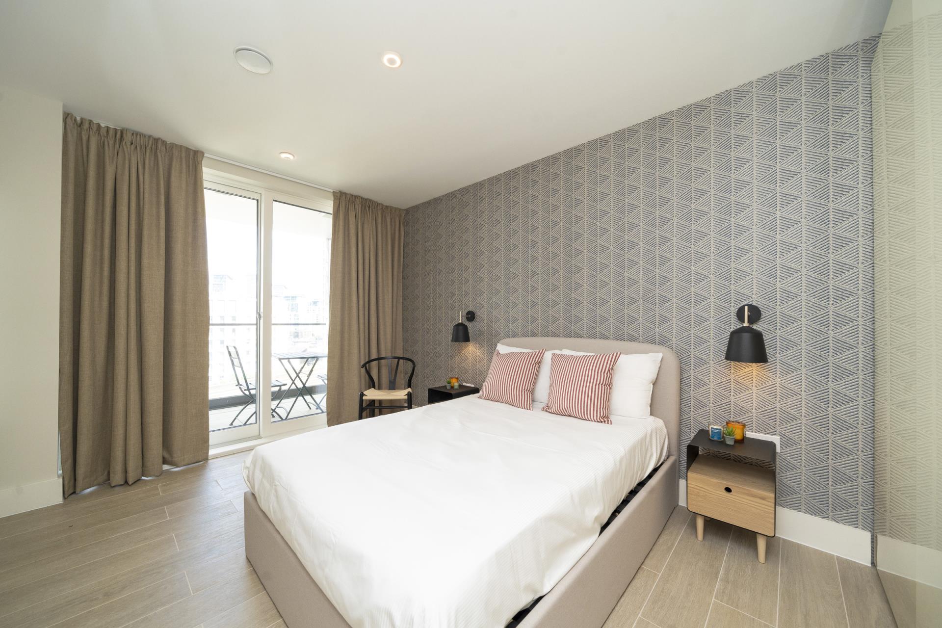 Flat Wyvil Road in Greater London