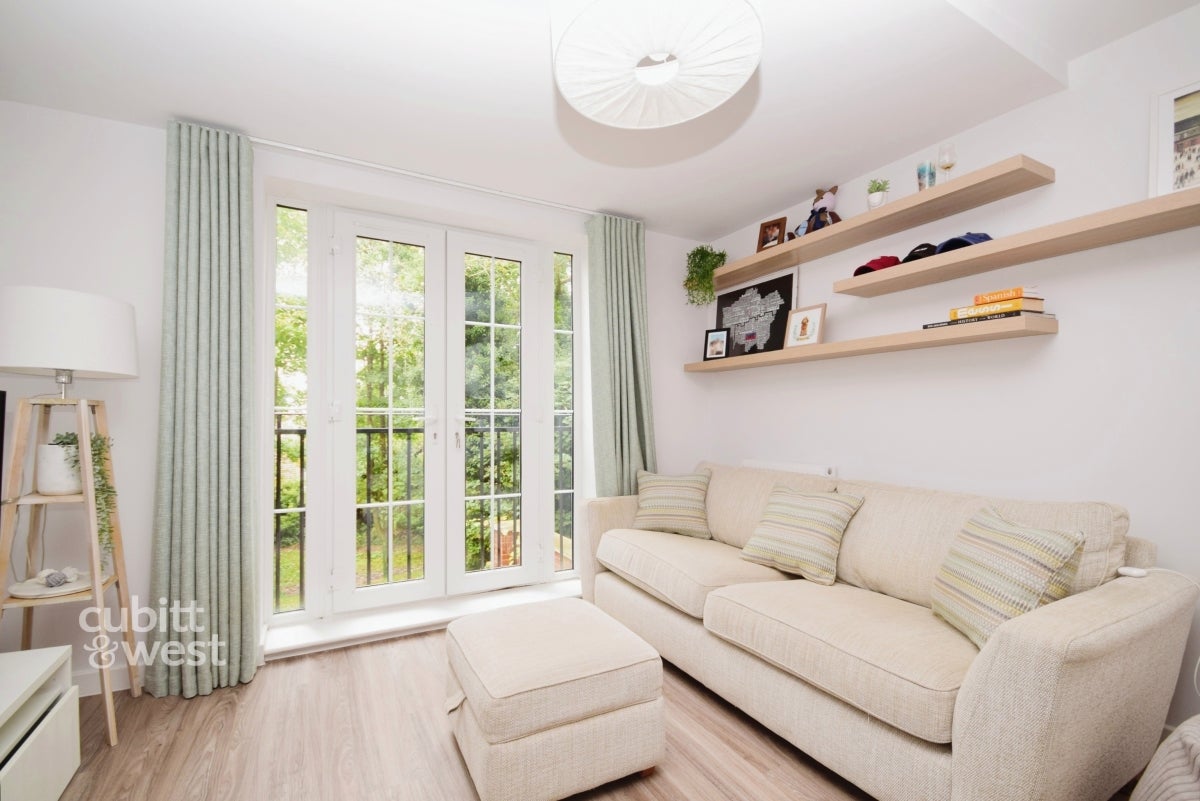 Flat Acre Lane in Greater London