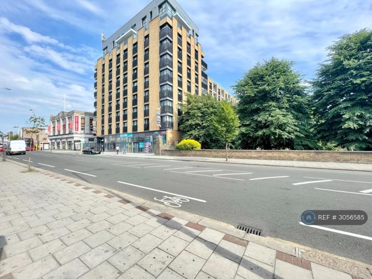 Flat High Road in Greater London