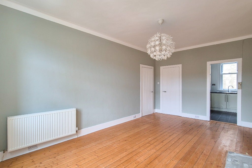 Flat Learmonth Crescent in City of Edinburgh