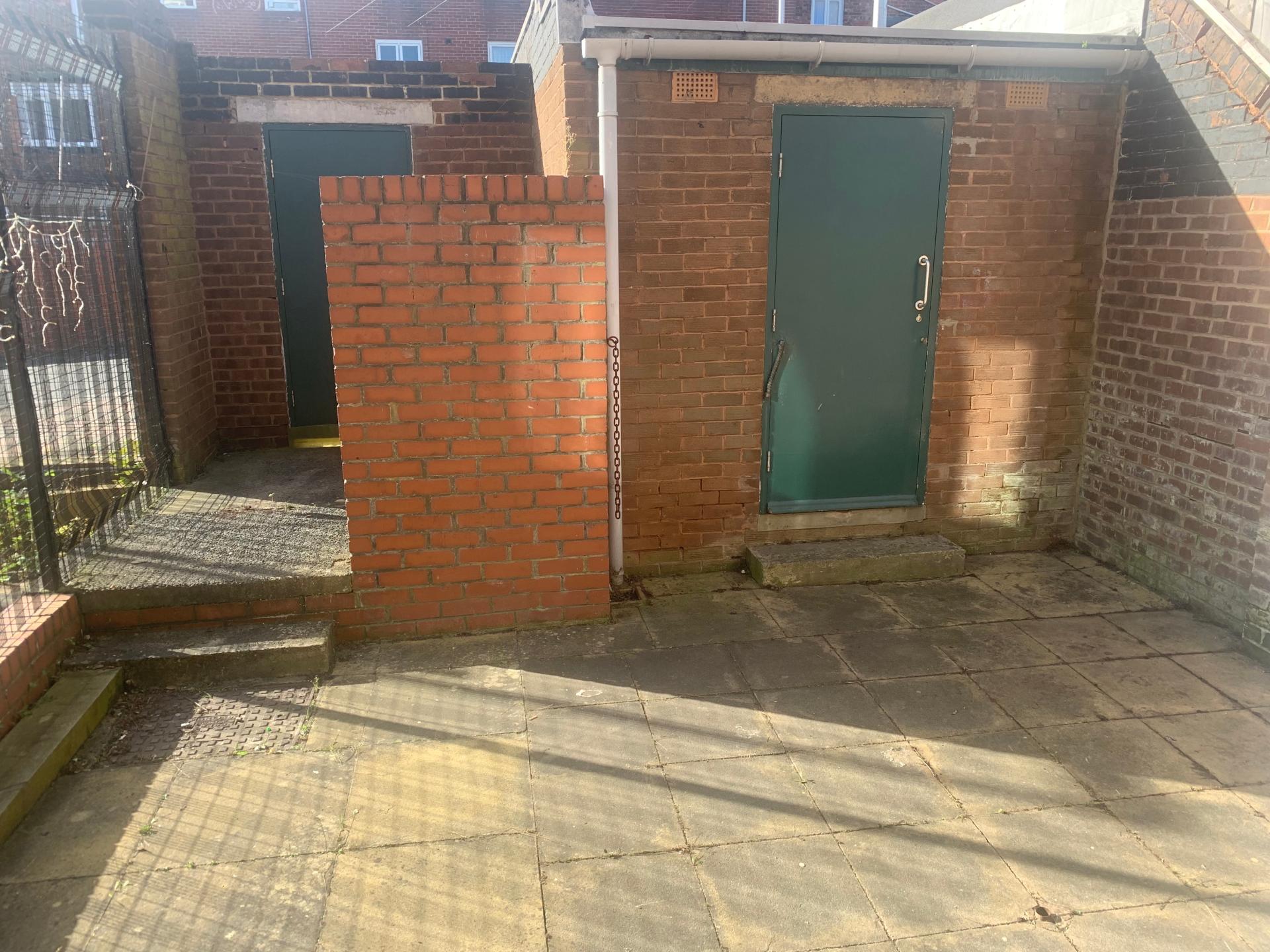 Flat Ashfield Close in Newcastle upon Tyne
