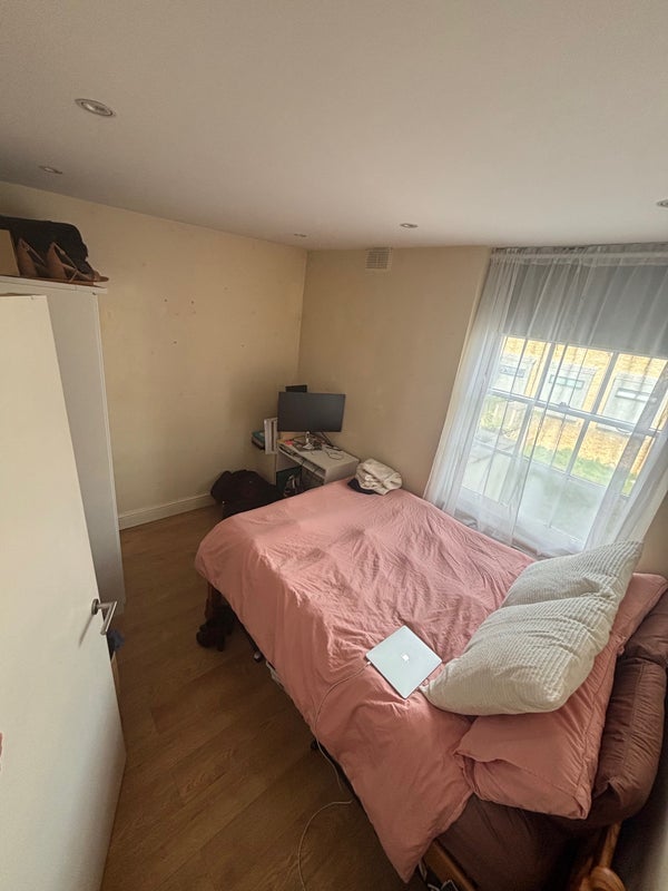 Room Old Devonshire Road in Greater London