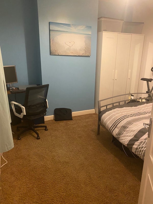 Room Newlands Road in Birmingham