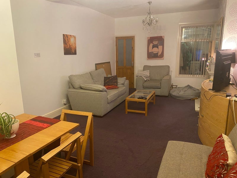 Room Newlands Road in Birmingham