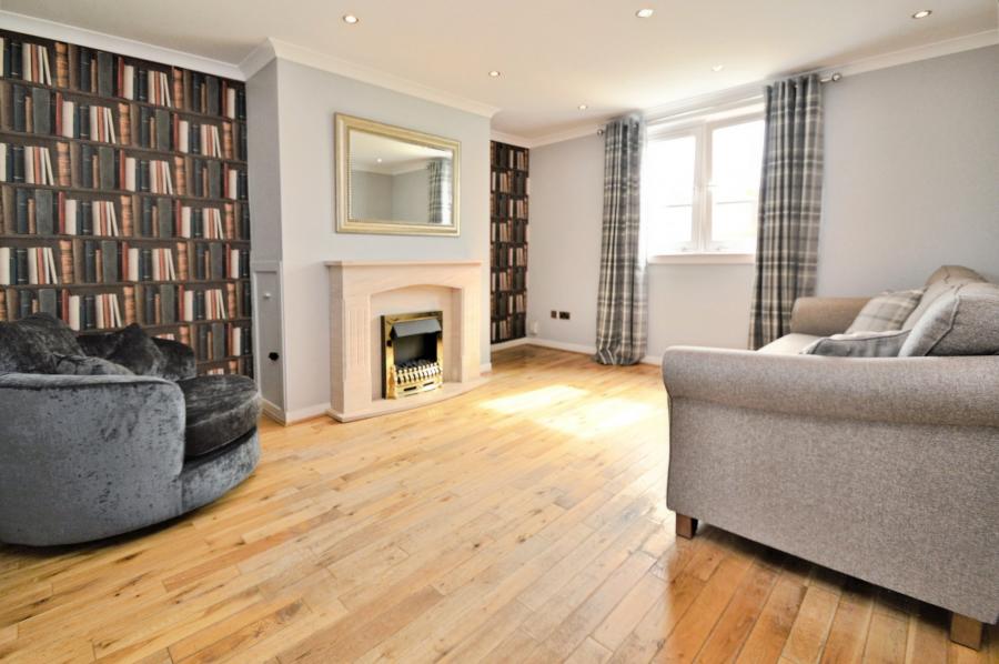 Flat Findlay Gardens in City of Edinburgh