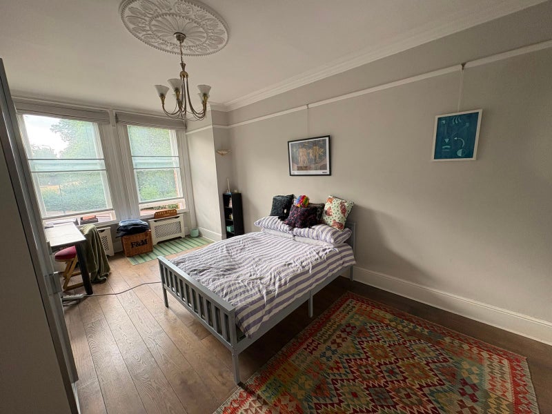 Room Acton Lane in Greater London
