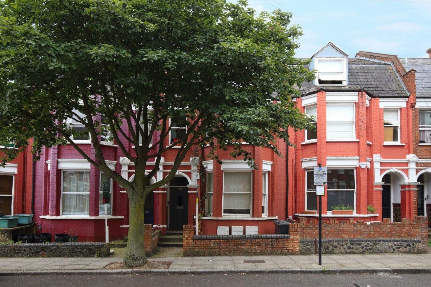 Flat Moray Road in Greater London