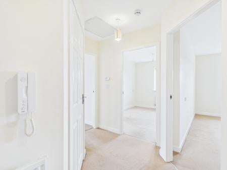 Flat Almond Walk in Witham Town