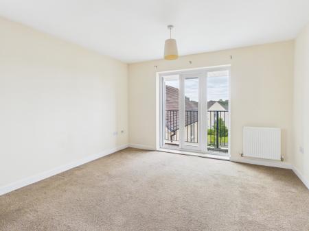 Flat Almond Walk in Witham Town