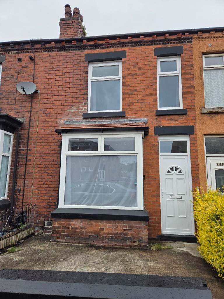House Winton Grove in Bolton