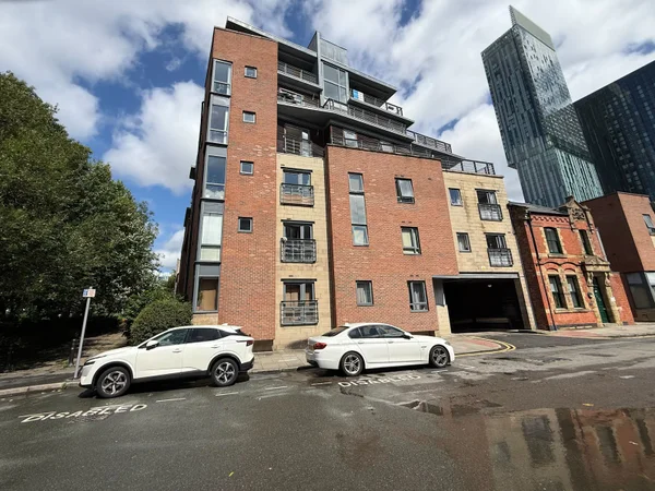 Flat Collier Street in Manchester