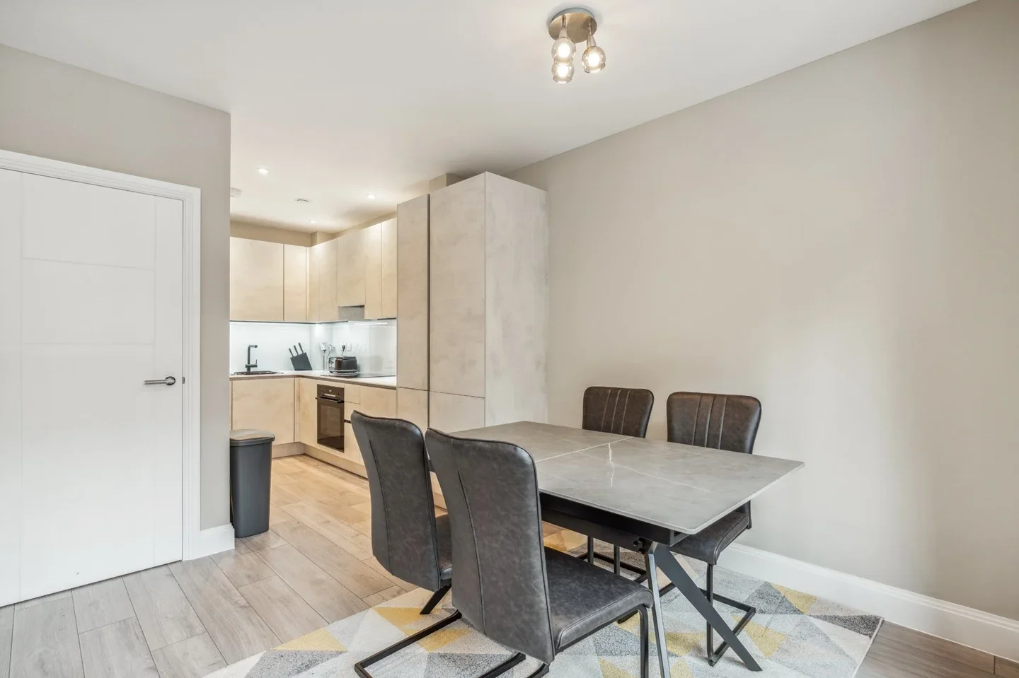 Flat Fonthill Road in Greater London