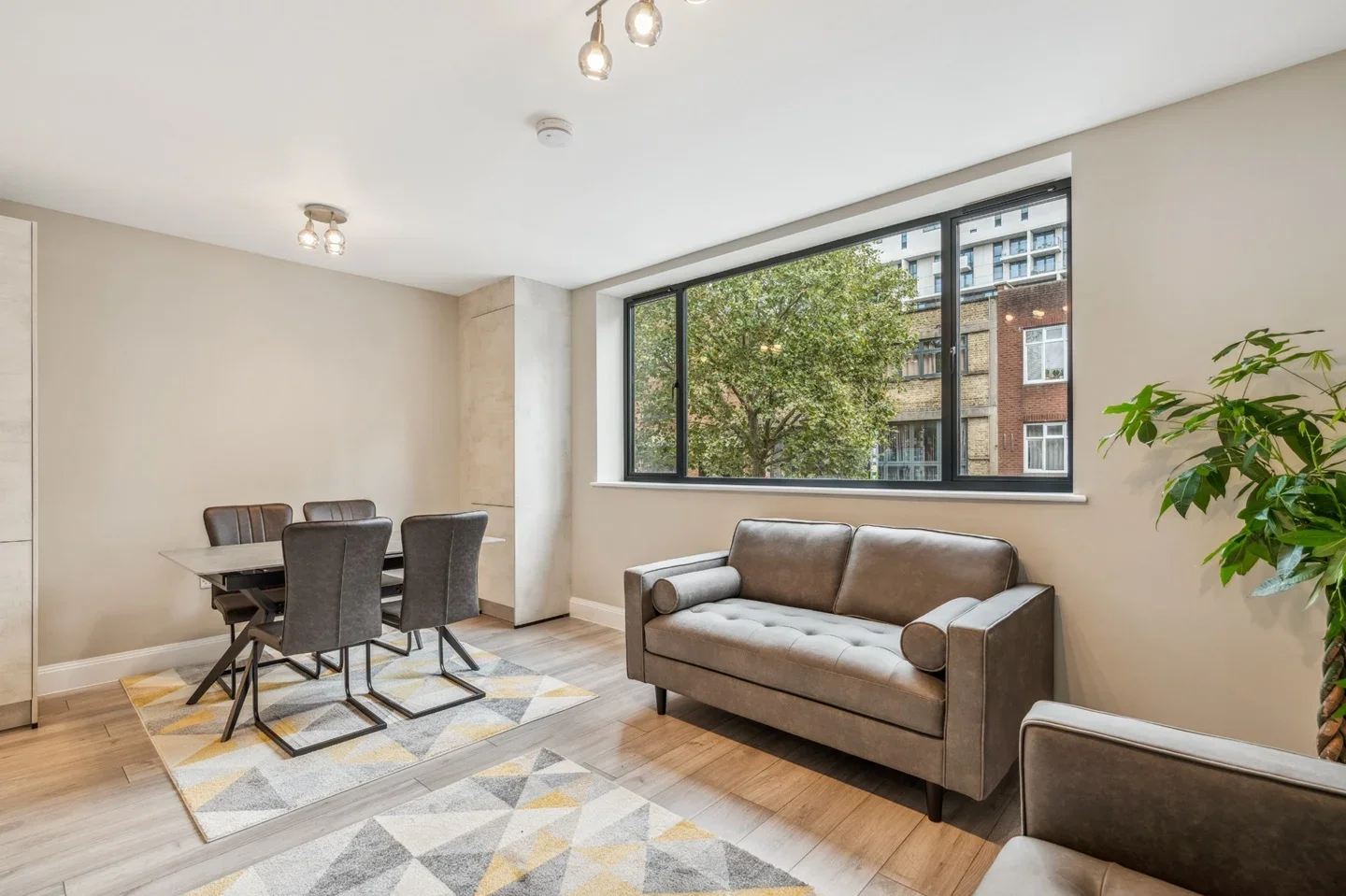 Flat Fonthill Road in Greater London