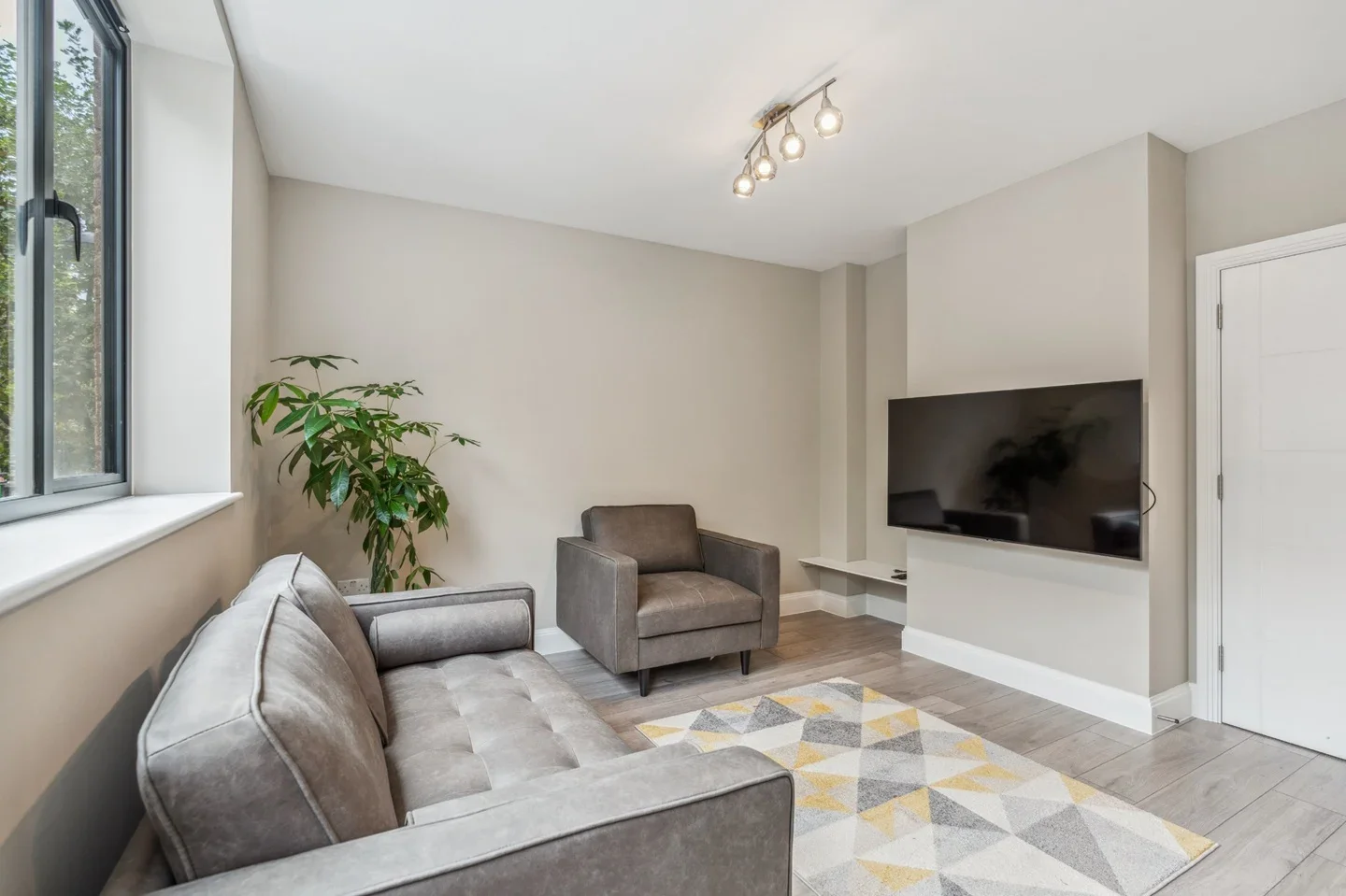 Flat Fonthill Road in Greater London