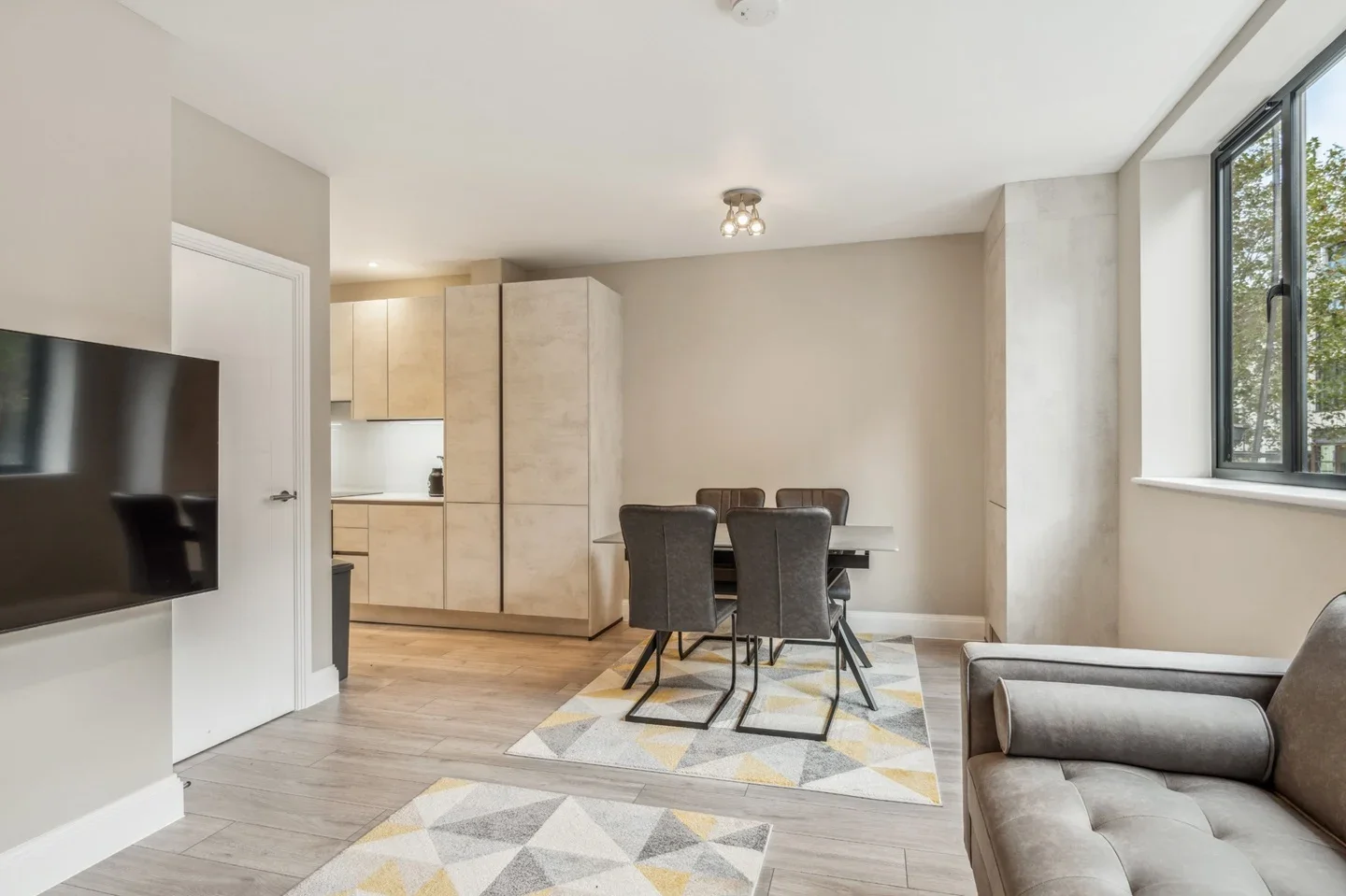 Flat Fonthill Road in Greater London